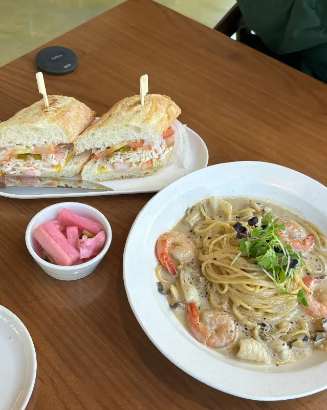 맛있게 구워진 빵