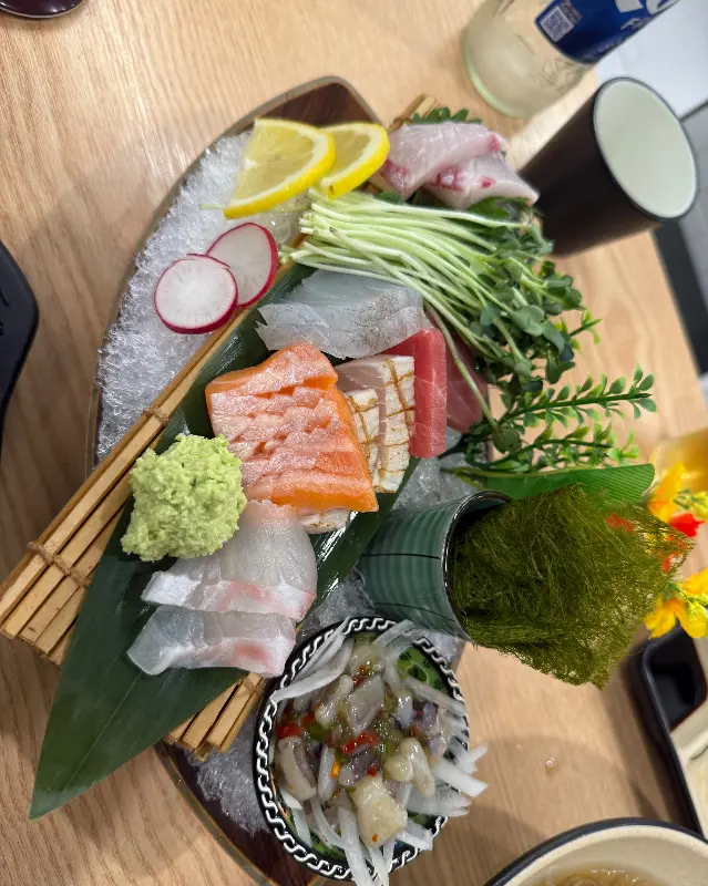 신선한 사시미 한 상