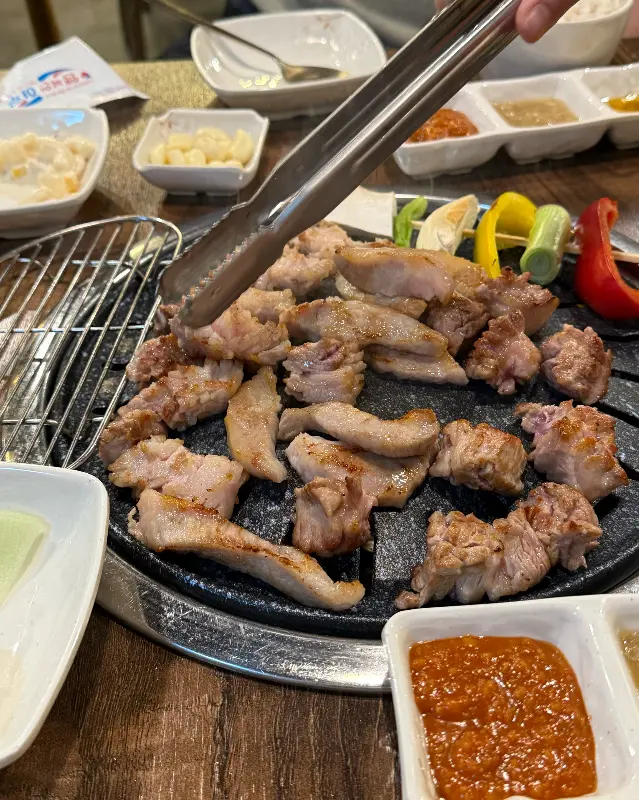 초벌된 꽃삼겹살