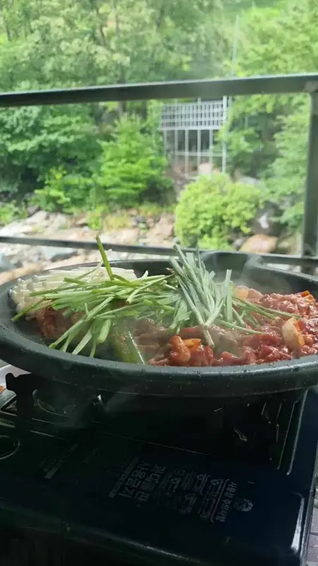 돌담집에서 맛보는 오리불고기