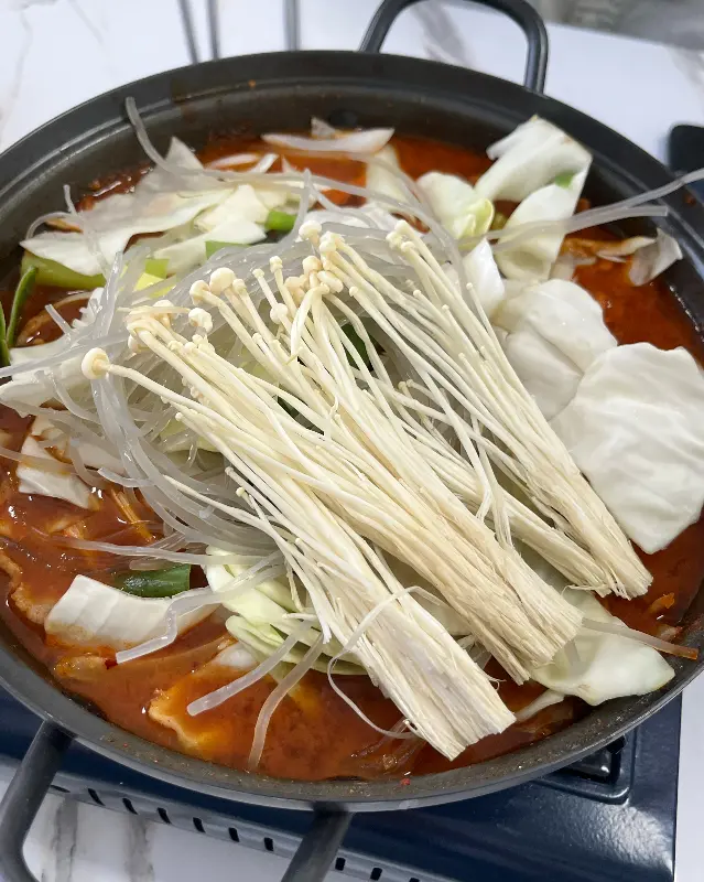 푸짐한 짜글이 한 상