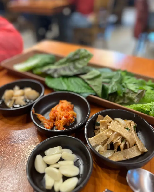 쌈채소와 밑반찬