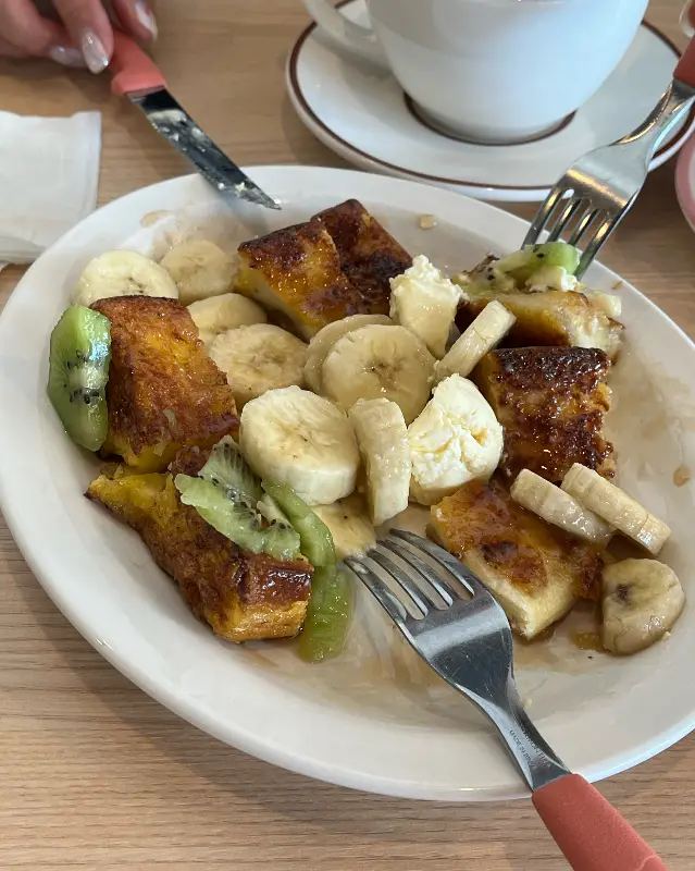 피카의 인기 메뉴, 과일 프렌치 토스트