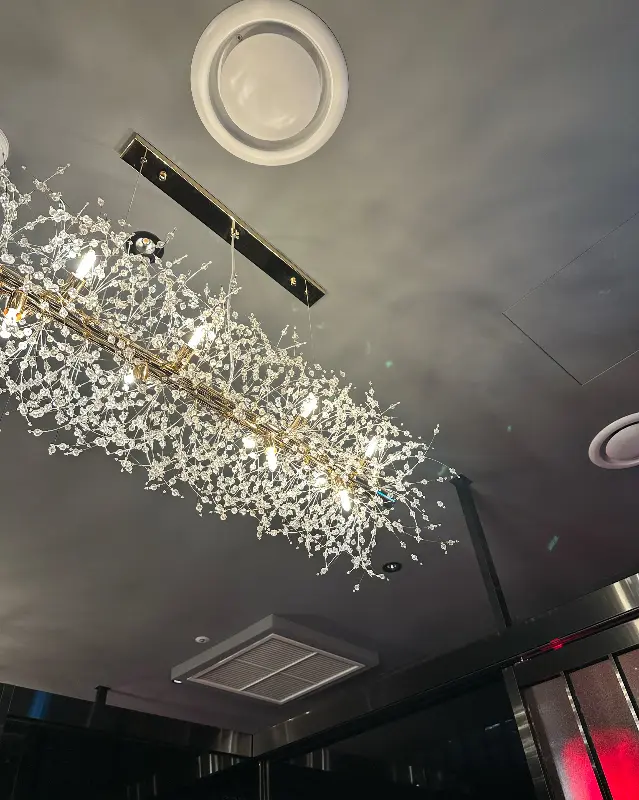 페이홍러우의 화려한 샹들리에