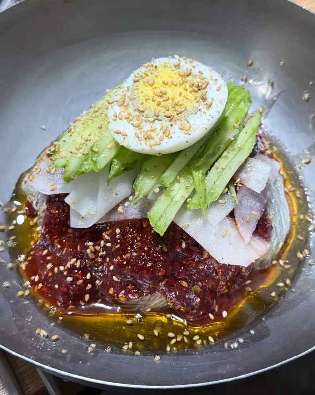 매콤달콤한 비빔냉면
