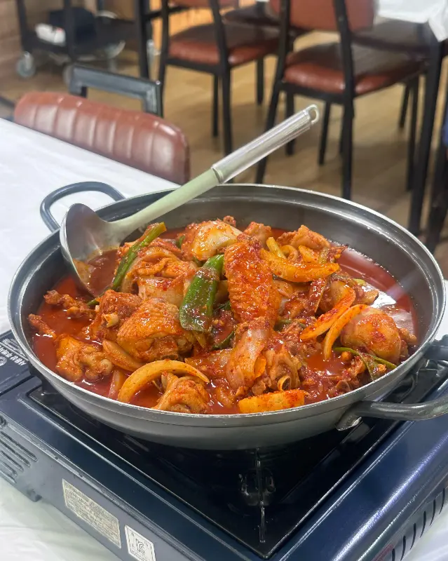 푸짐한 닭볶음탕