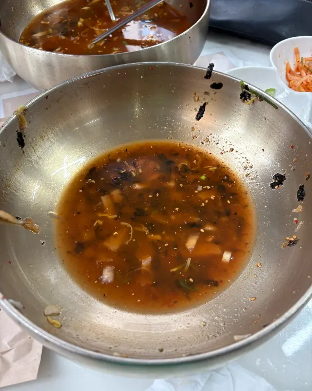 깔끔하게 비워진 그릇