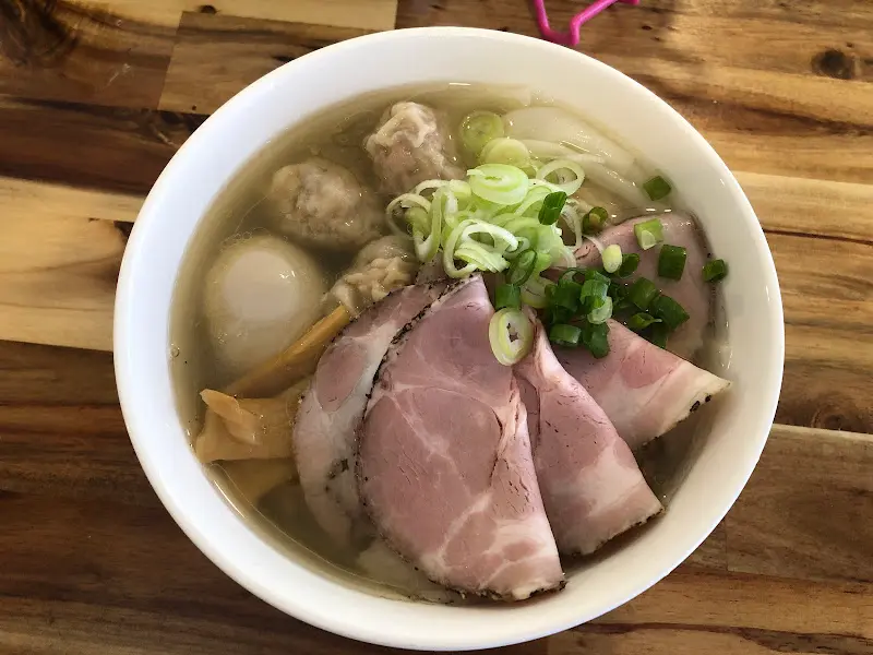 또 다른 각도에서 본 시오완탕라멘