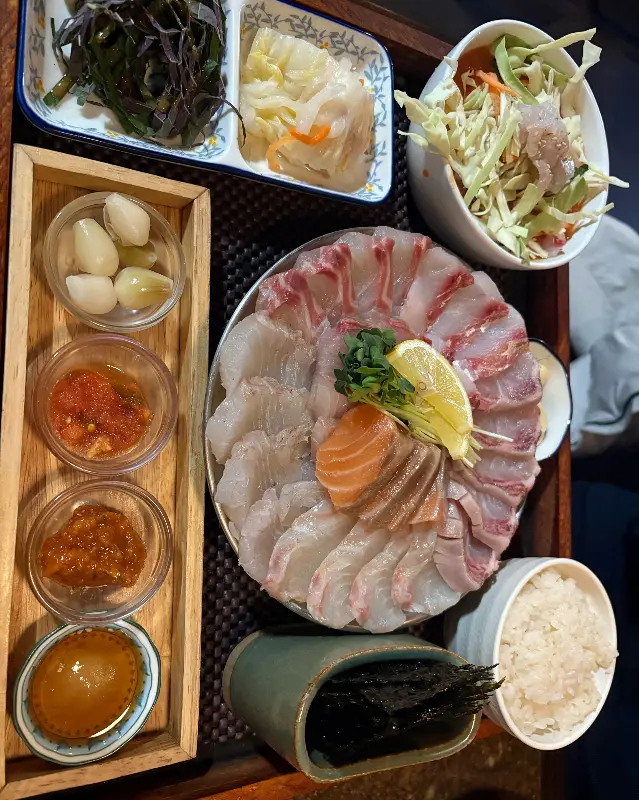 다양한 곁들임과 회