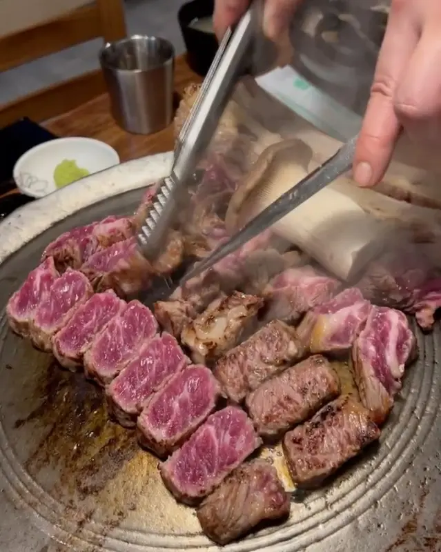 직원분이 직접 구워주는 우대갈비