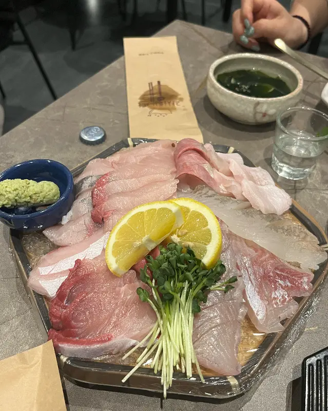 싱싱한 회 한 점