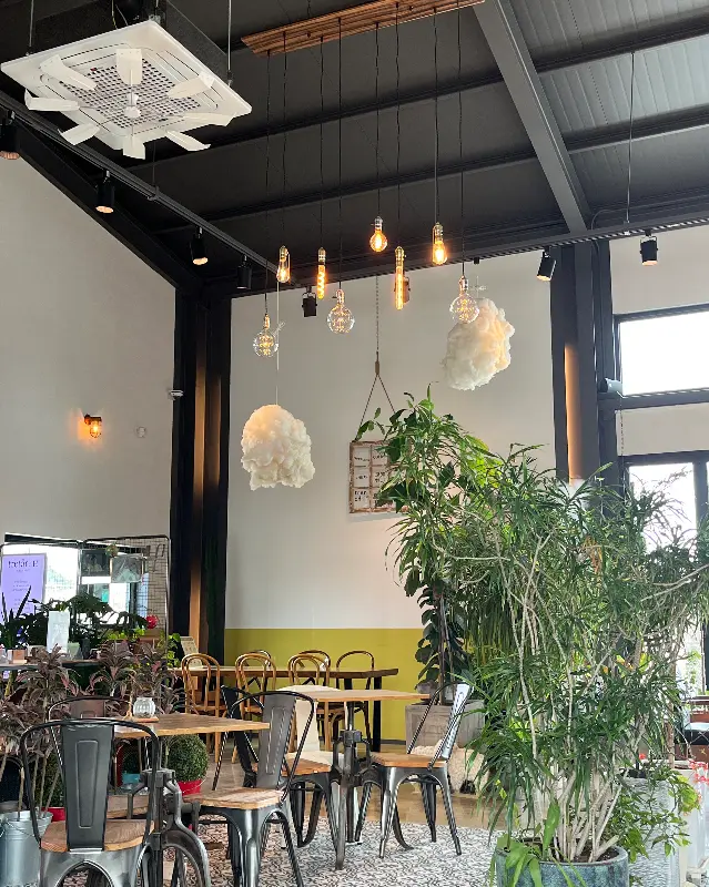 카페 내부 전경
