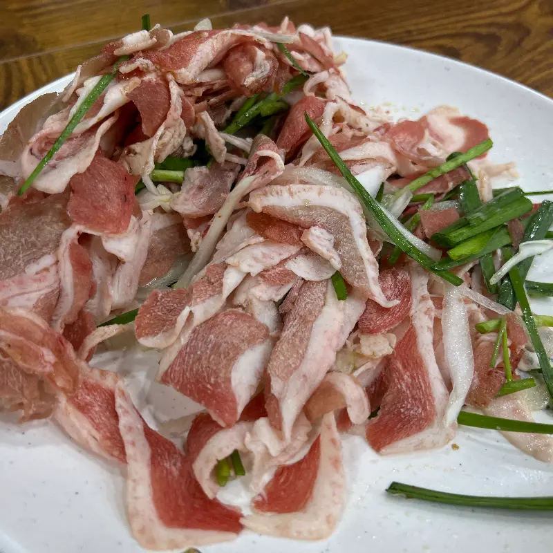 신선한 오리 불고기의 모습