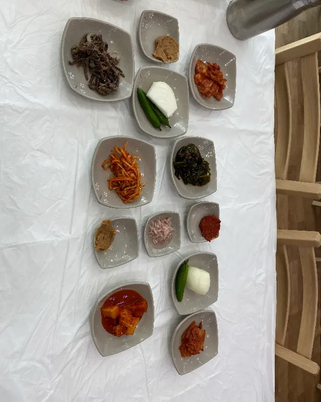 정갈하게 차려진 밑반찬