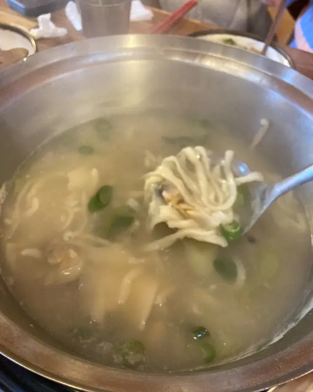 싱싱한 쌈 채소와 야들야들한 보쌈