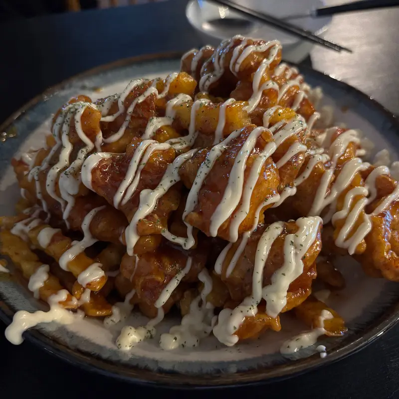 닭강정과 감자튀김