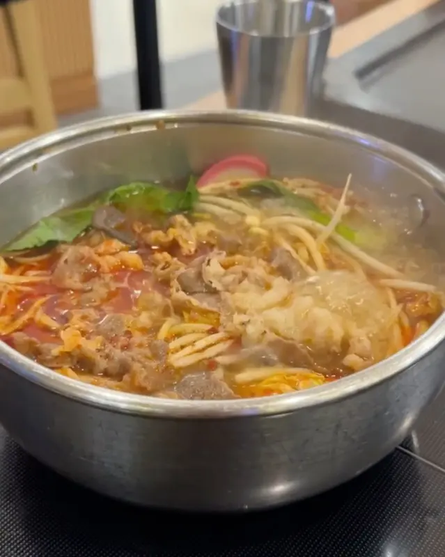 보글보글 끓는 샤브샤브