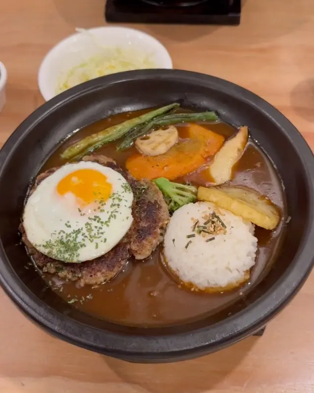 선인장 함박스테이크 전체샷