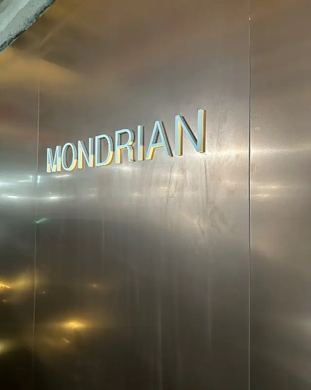 몬드리안 호텔 입구