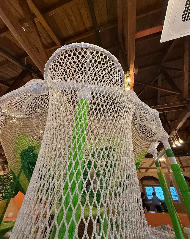 그물 놀이 시설