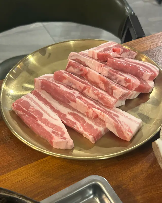 신선한 삼겹살의 자태