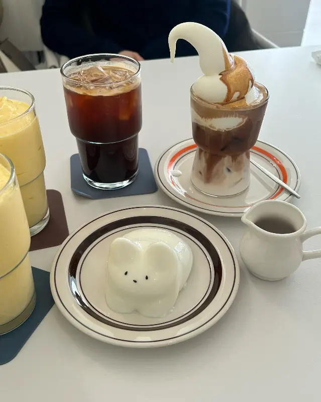 토끼푸딩과 음료