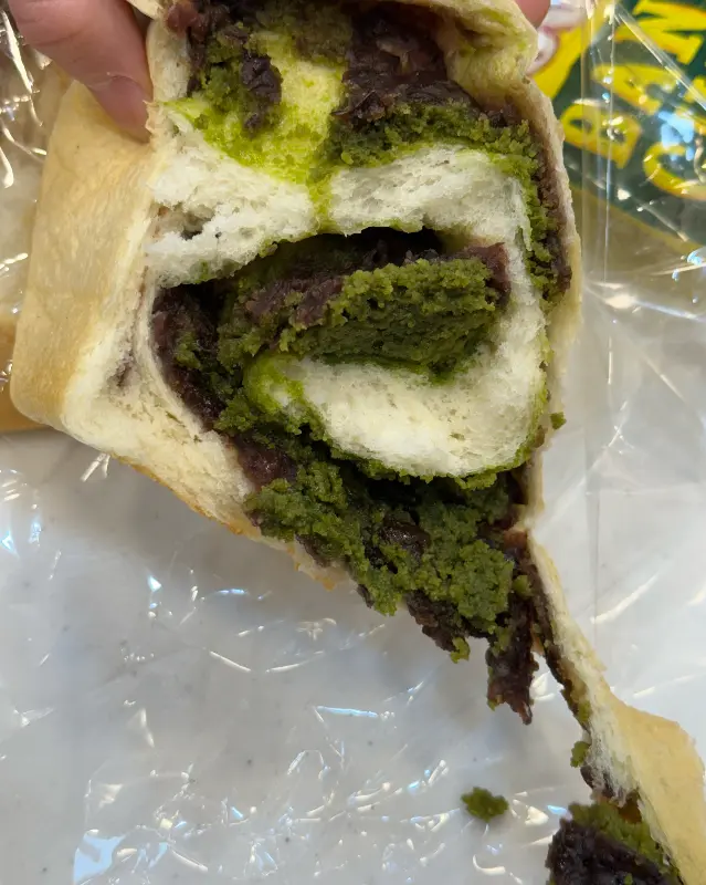 단면을 가득 채운 팥과 말차