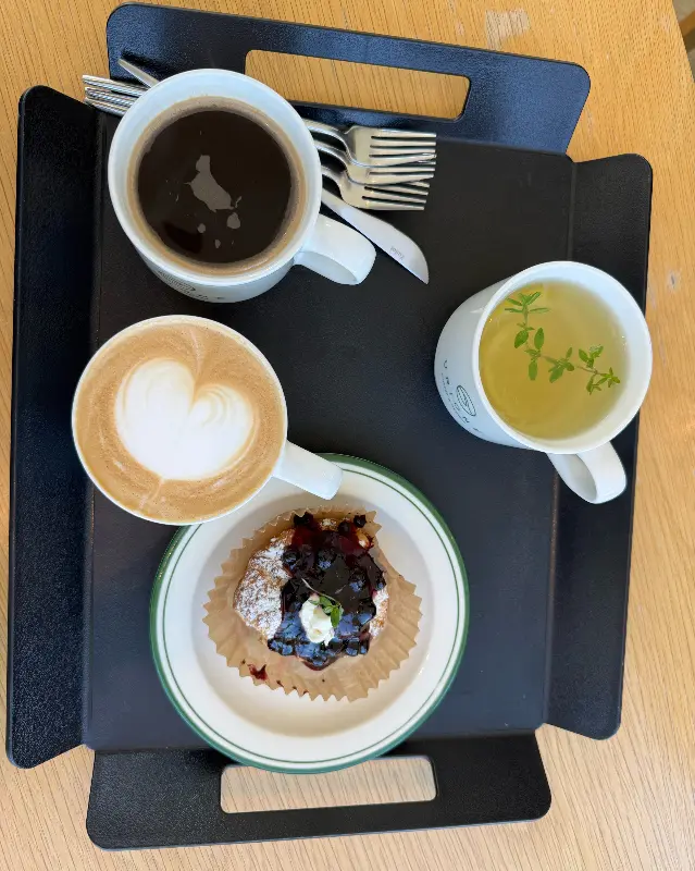 다양한 음료와 디저트