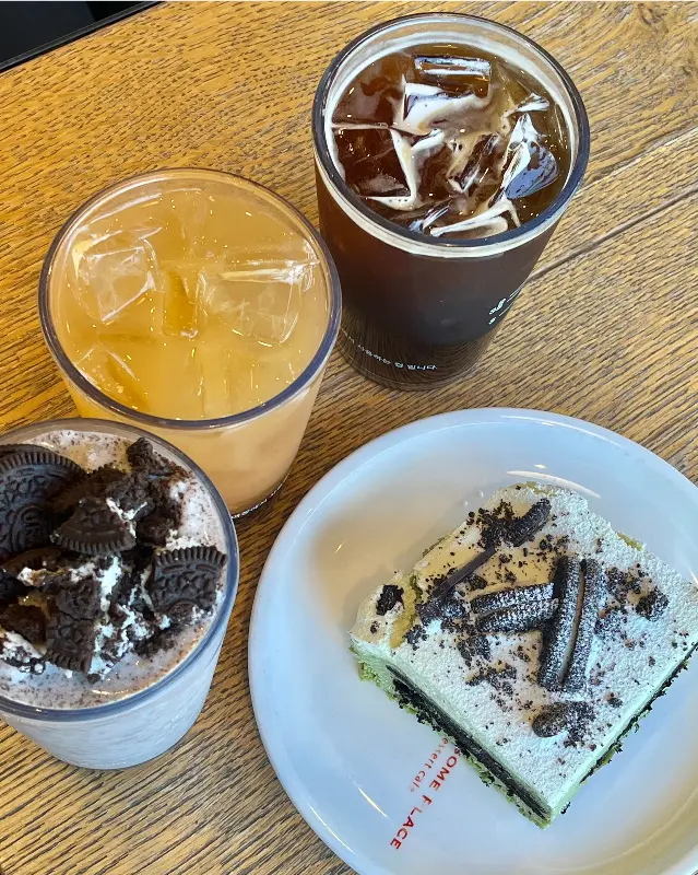 투썸플레이스 음료와 케이크