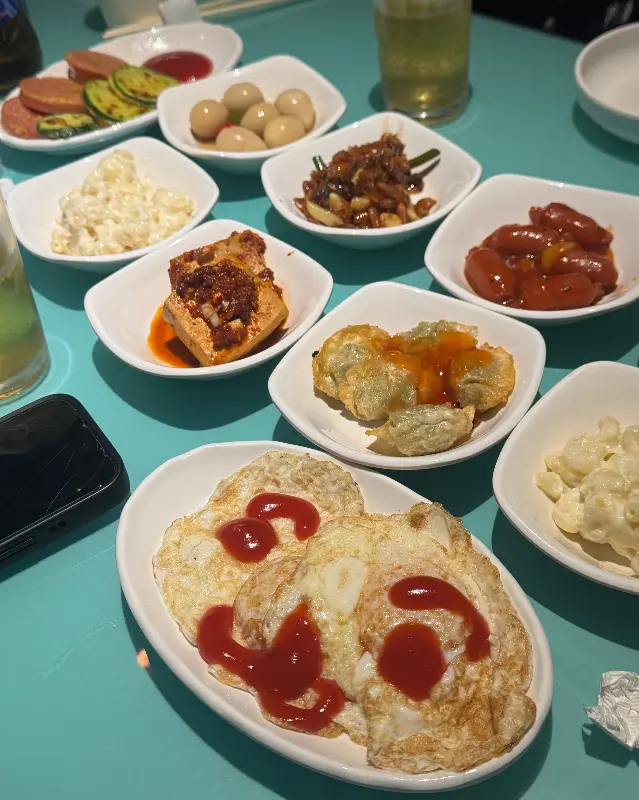 푸르른의 푸짐한 기본 상차림