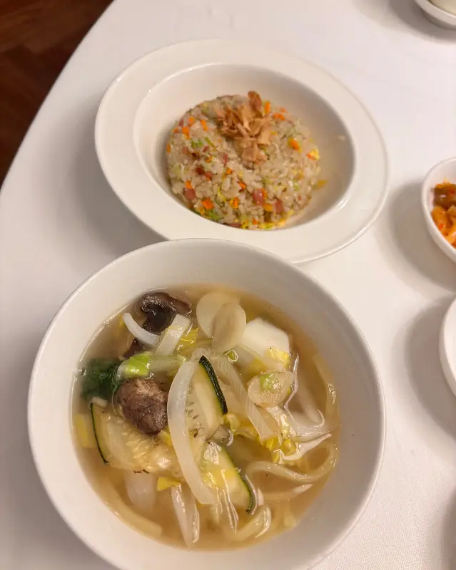 짜장면과 곁들임 요리