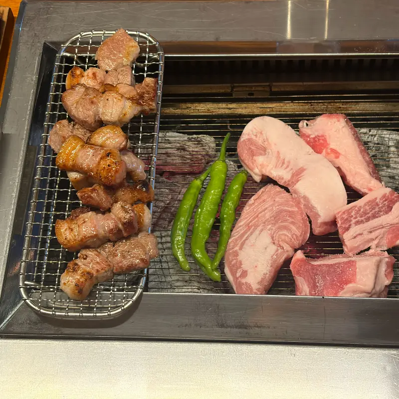 고기 굽는 모습