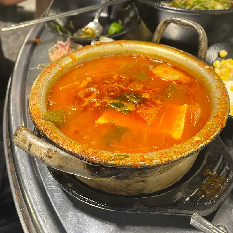 얼큰하고 시원한 김치찌개