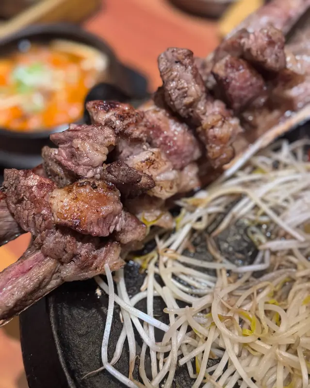 입안에서 살살 녹는 우대갈비의 황홀경!