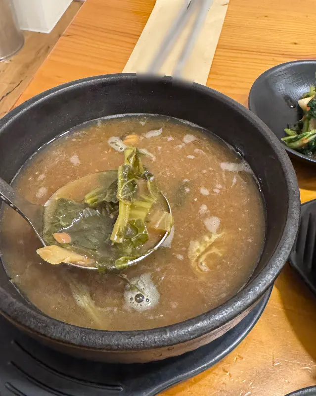 멸치 육수로 우려낸 시원한 된장찌개