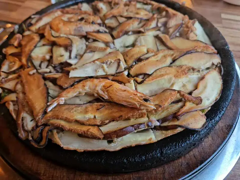 푸짐한 버섯해물파전