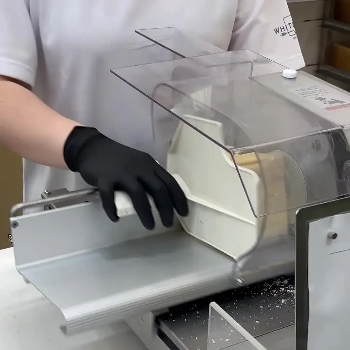 식빵 커팅 모습