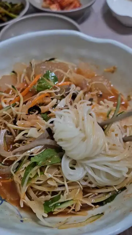 장끄방 횟집에서 맛볼 수 있는 국수