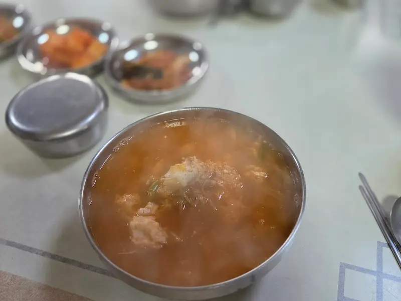 곰치국 한상차림