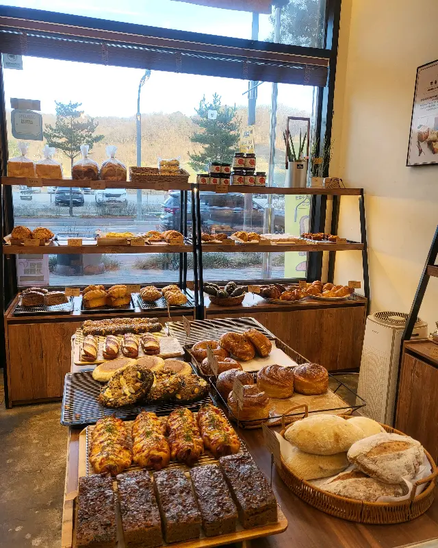 만월제방소 매장 전경