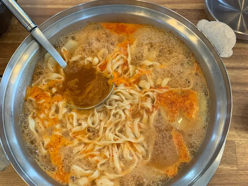 바지락 칼국수 국물