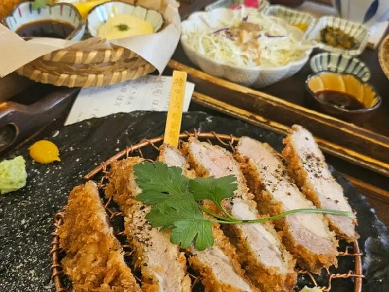 히레카츠 한 상 차림