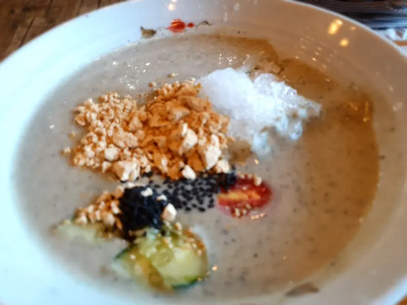 달맞이흑두부 콩국수