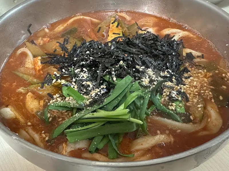 장칼국수의 매혹적인 비주얼