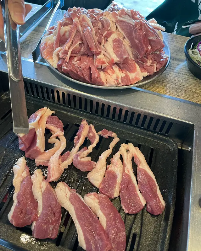 푸짐한 오리고기 한 상차림