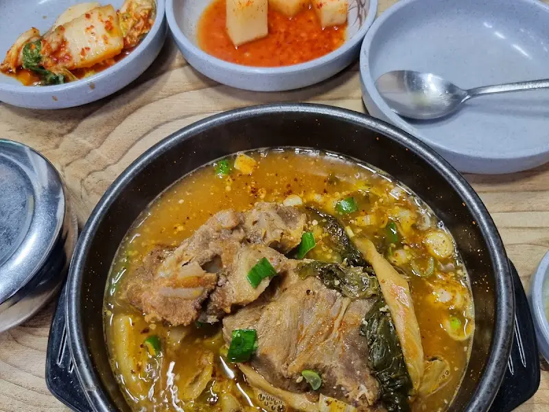 뼈해장국 한상차림