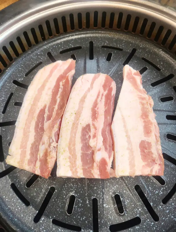 불판 위의 흑돼지