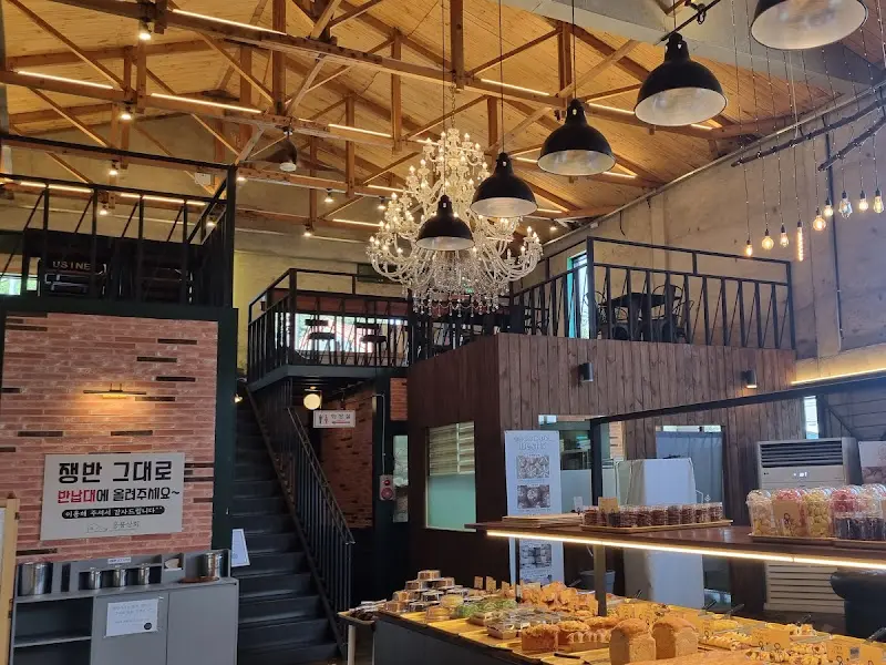 응봉상회 내부 인테리어