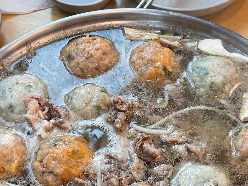 만두전골 속 굴림만두