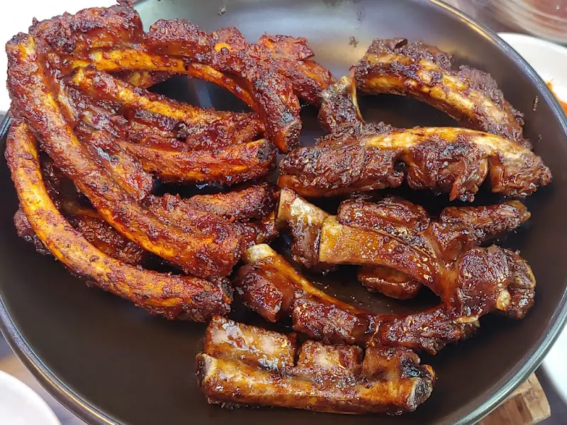 윤기가 자르르 흐르는 쪽갈비